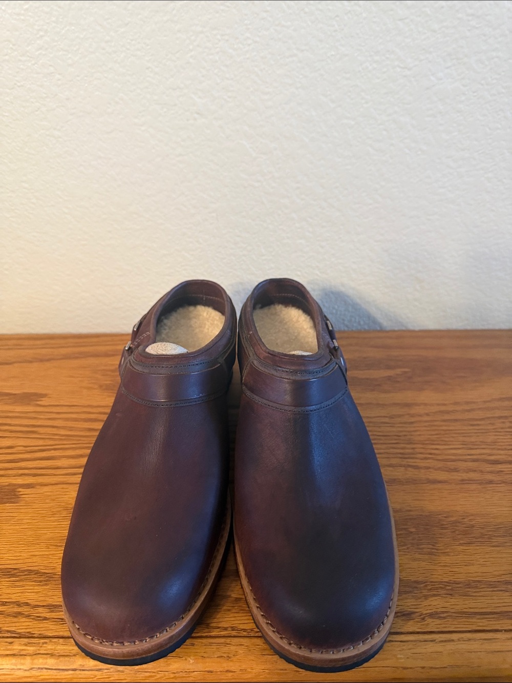 UGG Sullivan Leather Clogs